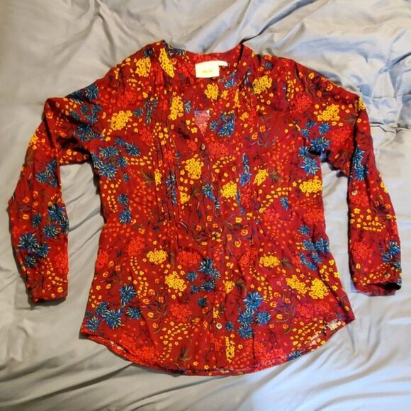 Anthropologie Maeve Red Floral Pintuck Roll Tab Sleeve Button Top Women's Medium - Picture 2 of 12